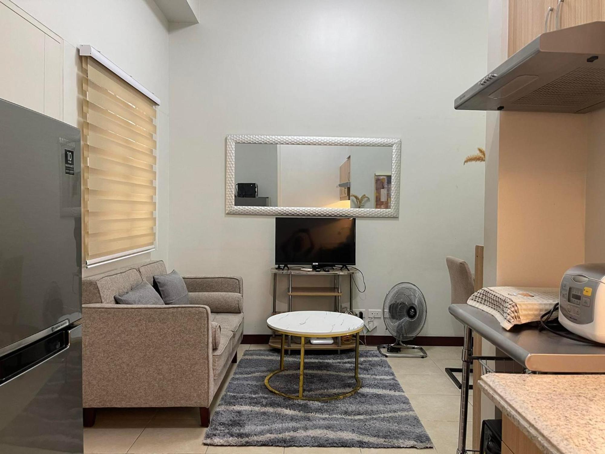 Verdon Parc Davao City With Balcony By Darpm Luaran gambar