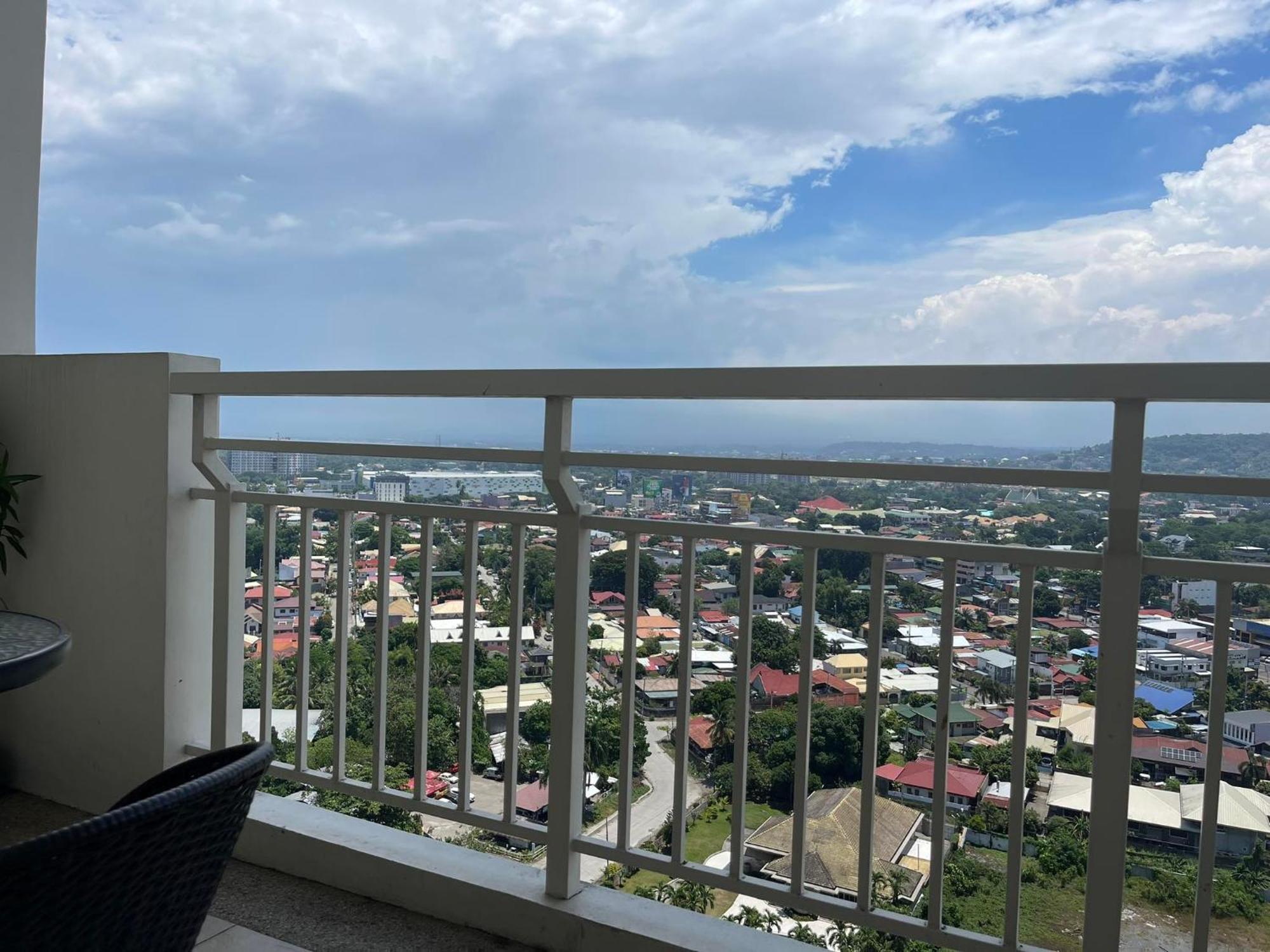Verdon Parc Davao City With Balcony By Darpm Luaran gambar