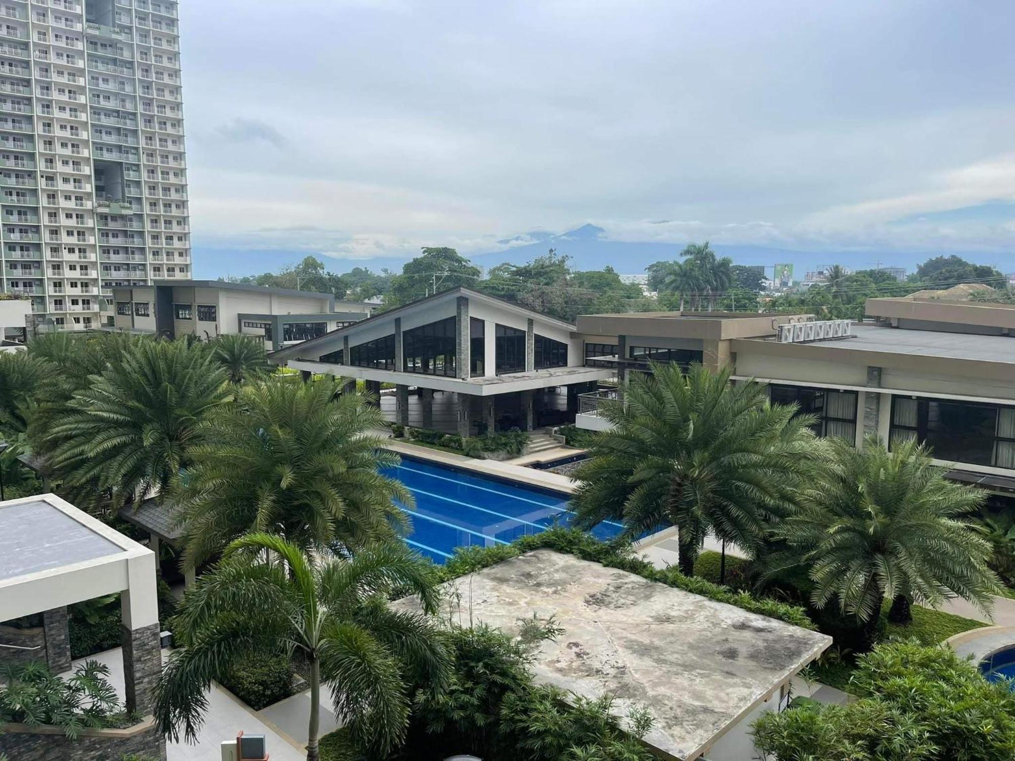 Verdon Parc Davao City With Balcony By Darpm Luaran gambar