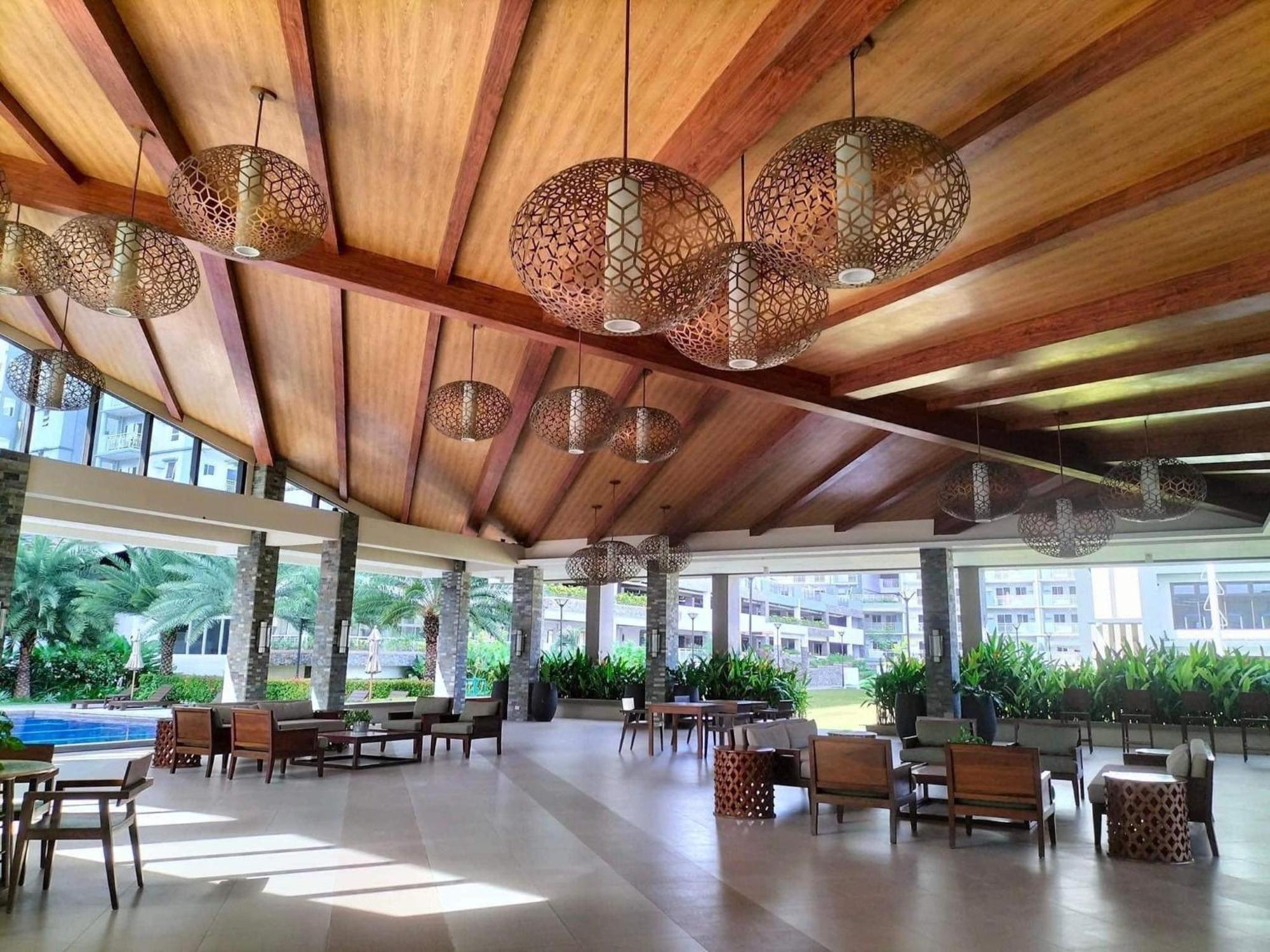 Verdon Parc Davao City With Balcony By Darpm Luaran gambar