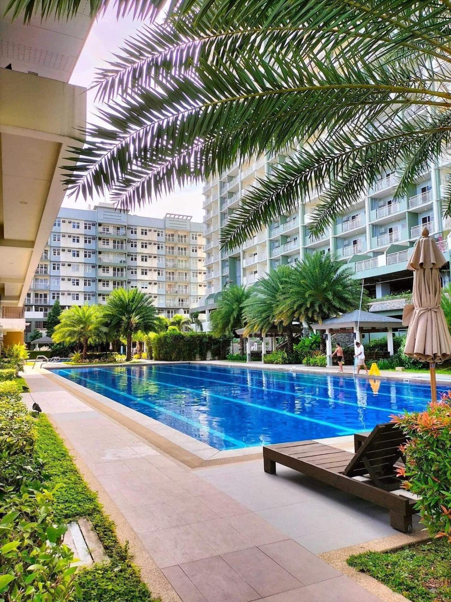 Verdon Parc Davao City With Balcony By Darpm Luaran gambar