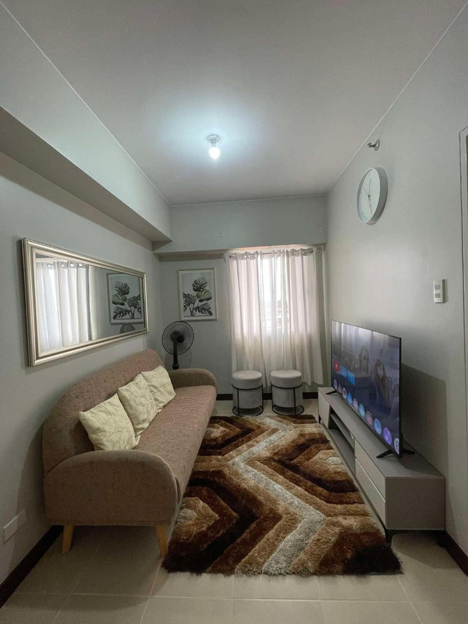 Verdon Parc Davao City With Balcony By Darpm Luaran gambar